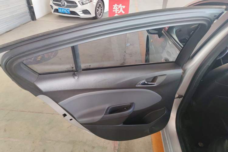 Used Chevrolet Cruze 2018 Redline 320 Automatic Pioneer Edition Left Rear Door Interior