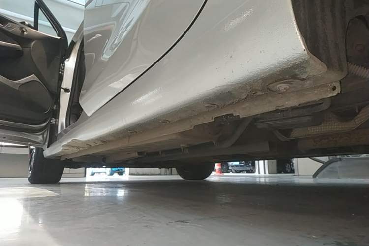 Used Chevrolet Cruze 2018 Redline 320 Automatic Pioneer Edition Left Side Sill