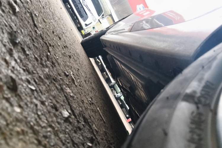 Used Chevrolet Cruze 2018 Redline 320 Automatic Pioneer Edition Left Side Sill