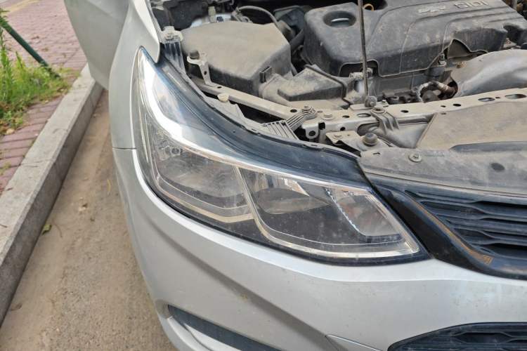 Used Chevrolet Cruze 2018 320 Automatic Pioneer Sunroof Edition Right Front Headlight