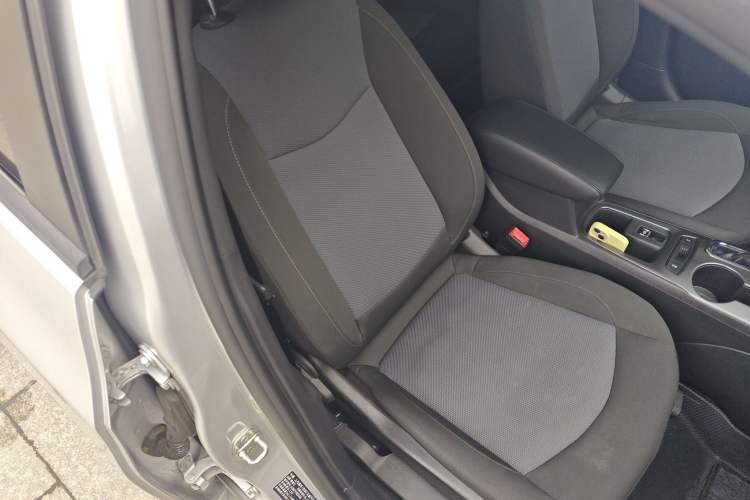 Used Chevrolet Cruze 2018 Redline 320 Automatic Pioneer Edition Right Front Seat