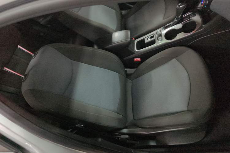 Used Chevrolet Cruze 2018 Redline 320 Automatic Pioneer Edition Right Front Seat