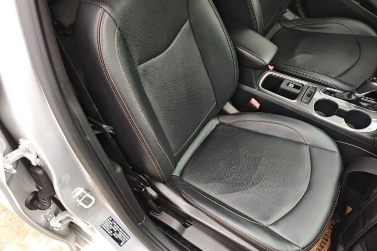 Used Chevrolet Cruze 2018 Redline 320 Automatic Pioneer Edition Right Front Seat