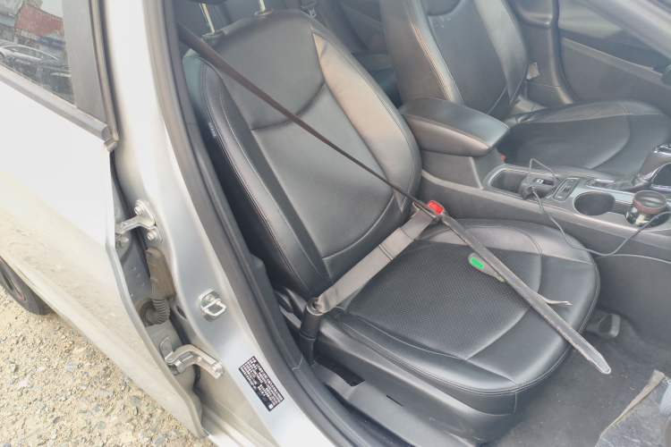 Used Chevrolet Cruze 2018 Redline 320 Automatic Pioneer Edition Right Front Seat