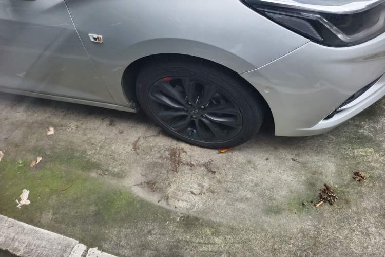 Used Chevrolet Cruze 2018 Redline 330T Dual-Clutch Flagship Edition Right Front Wheel Hub