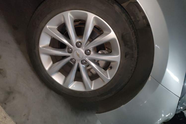 Used Chevrolet Cruze 2018 320 Automatic Pioneer Sunroof Edition Right Front Wheel Hub