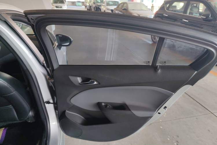 Used Chevrolet Cruze 2018 Redline 320 Automatic Pioneer Edition Right Rear Door Interior