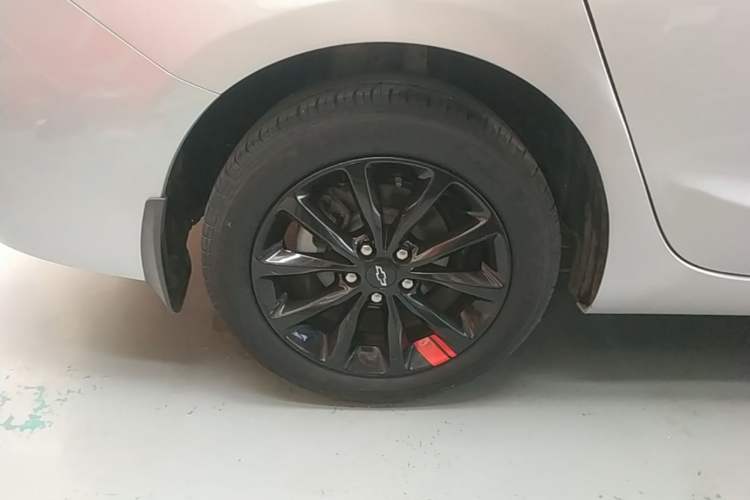 Used Chevrolet Cruze 2018 Redline 320 Automatic Pioneer Edition Right Rear Wheel Hub