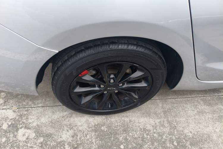 Used Chevrolet Cruze 2018 Redline 320 Automatic Pioneer Edition Right Rear Wheel Hub