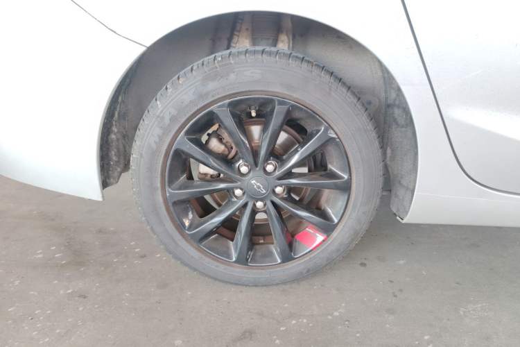 Used Chevrolet Cruze 2018 Redline 320 Automatic Pioneer Edition Right Rear Wheel Hub
