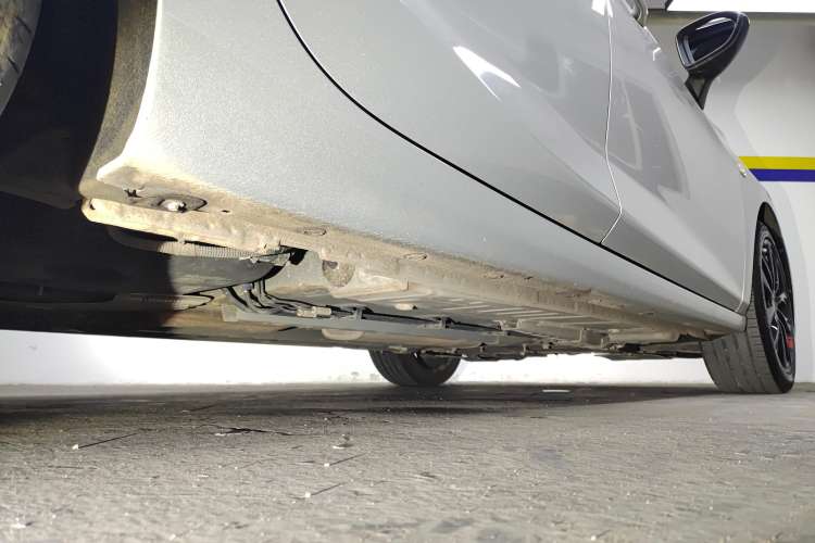 Used Chevrolet Cruze 2018 Redline 330T Dual-Clutch Flagship Edition Right Side Sill