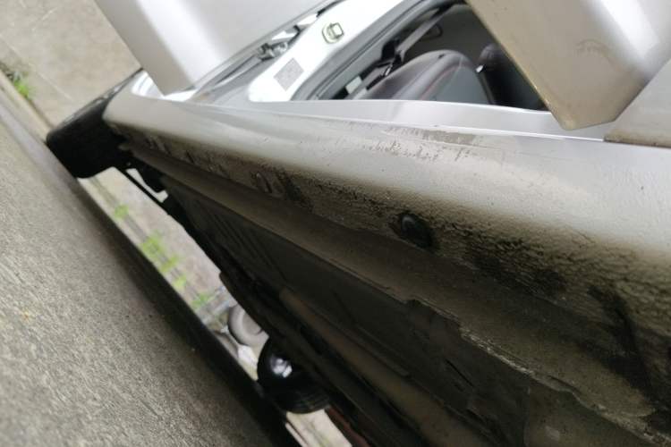 Used Chevrolet Cruze 2018 Redline 330T Dual-Clutch Flagship Edition Right Side Sill