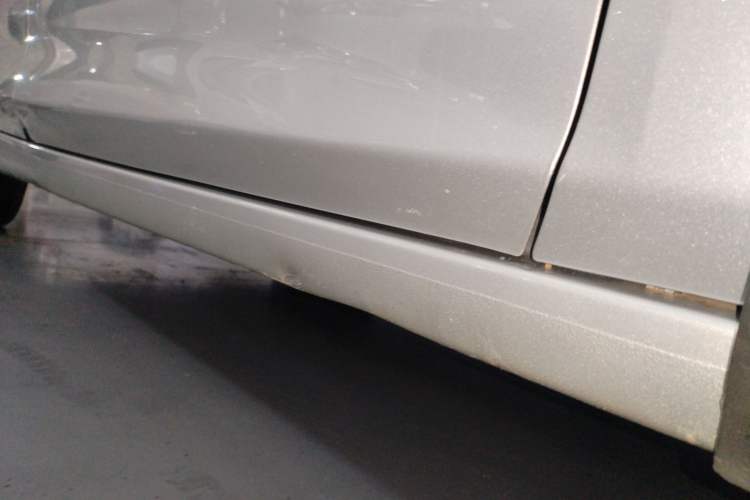 Used Chevrolet Cruze 2018 Redline 320 Automatic Pioneer Edition Right Side Sill