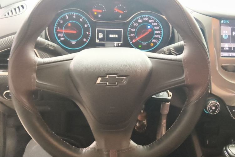 Used Chevrolet Cruze 2018 Redline 320 Automatic Pioneer Edition Steering Wheel