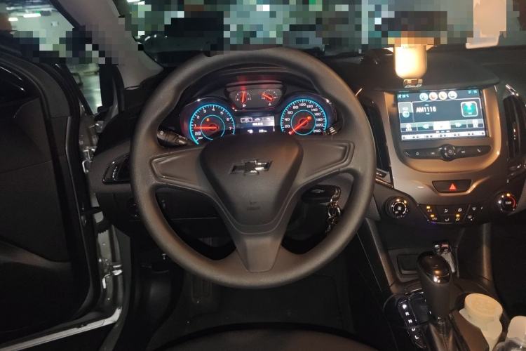 Used Chevrolet Cruze 2018 Redline 320 Automatic Pioneer Edition Steering Wheel