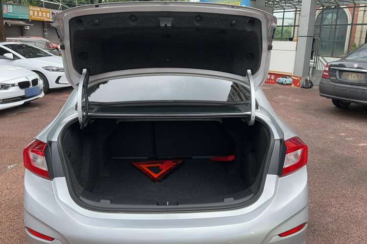 Used Chevrolet Cruze 2018 Redline 320 Automatic Xuanfeng Urban Edition Trunk