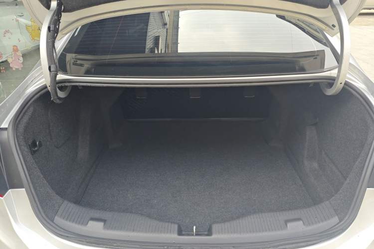 Used Chevrolet Cruze 2018 Redline 320 Automatic Pioneer Edition Trunk