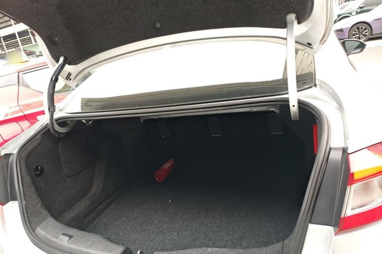 Used Chevrolet Cruze 2018 Redline 320 Automatic Pioneer Edition Trunk