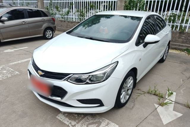 Używany Chevrolet Cruze 2018 320 Manual Pioneer Edition
