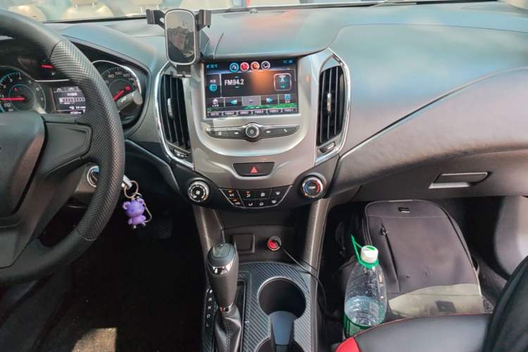 Used Chevrolet Cruze 2018 320 Automatic Pioneer Sunroof Edition Audio And AC Panel