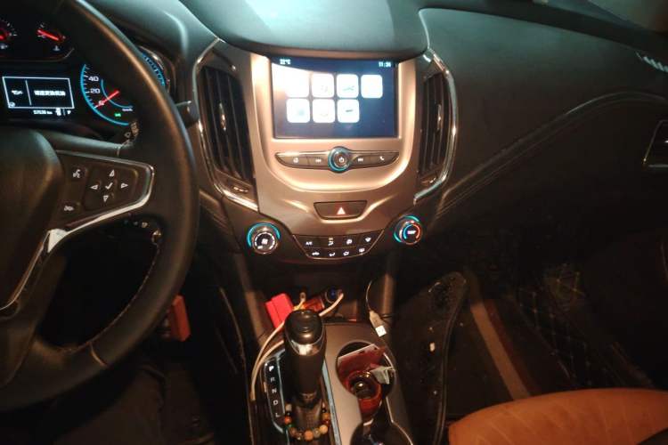Used Chevrolet Cruze 2018 Redline 320 Automatic Pioneer Edition Audio And AC Panel
