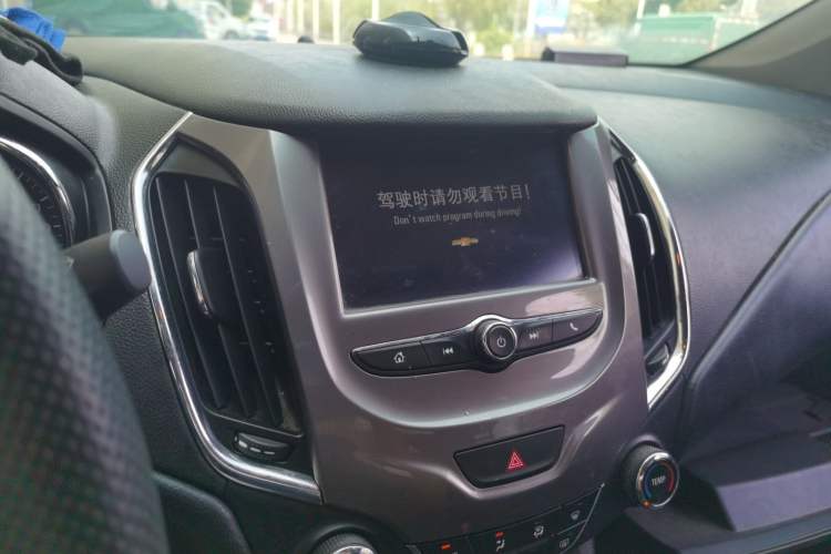 Used Chevrolet Cruze 2018 320 Automatic Pioneer Sunroof Edition Audio And AC Panel