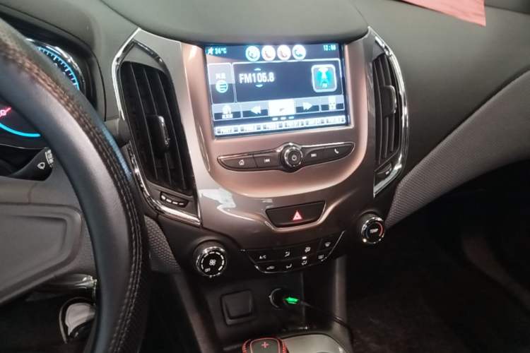 Used Chevrolet Cruze 2018 Redline 320 Automatic Pioneer Edition Audio And AC Panel