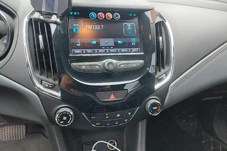 Used Chevrolet Cruze 2018 320 Automatic Xuanfeng Urban Edition Audio And AC Panel