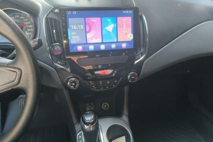 Used Chevrolet Cruze 2018 320 Automatic Pioneer Sunroof Edition Audio And AC Panel