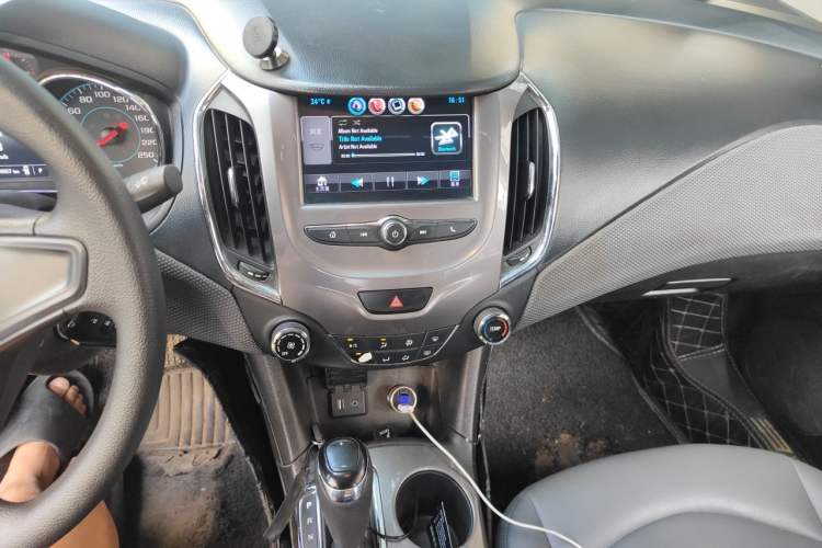 Used Chevrolet Cruze 2018 320 Automatic Pioneer Sunroof Edition Audio And AC Panel