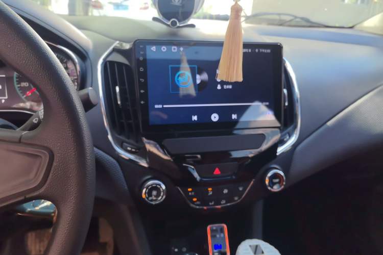 Used Chevrolet Cruze 2018 Redline 320 Automatic Pioneer Edition Audio And AC Panel