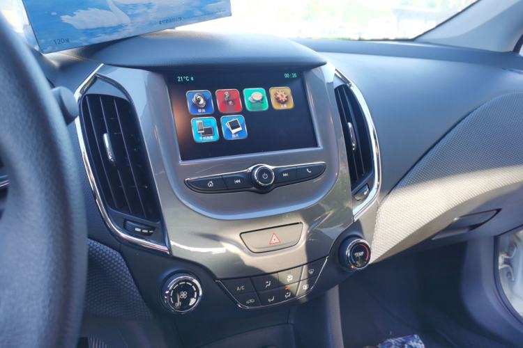 Used Chevrolet Cruze 2018 320 Automatic Pioneer Sunroof Edition Audio And AC Panel