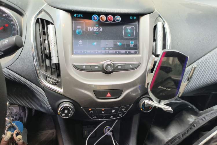 Used Chevrolet Cruze 2018 Hatchback 320 Automatic Pioneer Sunroof Edition Audio And AC Panel