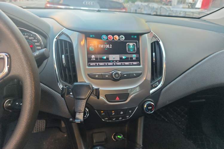 Used Chevrolet Cruze 2018 Hatchback 320 Automatic Pioneer Sunroof Edition Audio And AC Panel