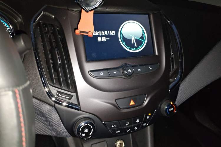 Used Chevrolet Cruze 2018 Redline 320 Automatic Pioneer Edition Audio And AC Panel