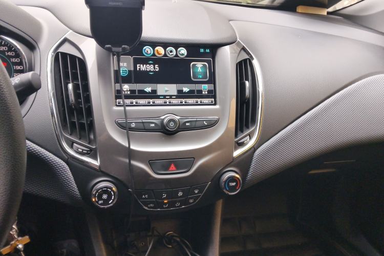 Used Chevrolet Cruze 2018 320 Automatic Pioneer Sunroof Edition Audio And AC Panel