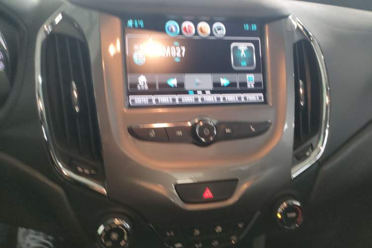 Used Chevrolet Cruze 2018 Redline 320 Automatic Pioneer Edition Audio And AC Panel