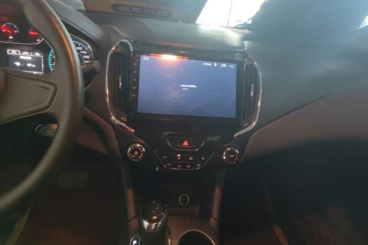 Used Chevrolet Cruze 2018 320 Automatic Pioneer Sunroof Edition Audio And AC Panel