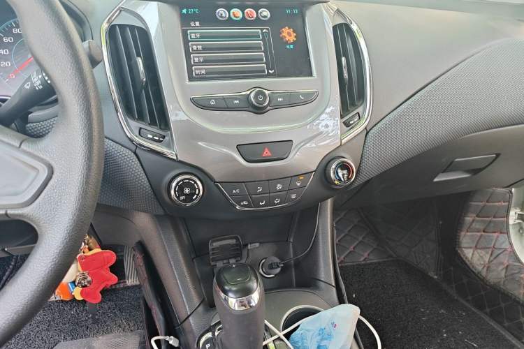 Used Chevrolet Cruze 2018 320 Automatic Pioneer Sunroof Edition Audio And AC Panel