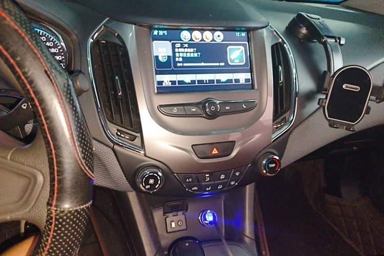 Used Chevrolet Cruze 2018 320 Automatic Pioneer Sunroof Edition Audio And AC Panel