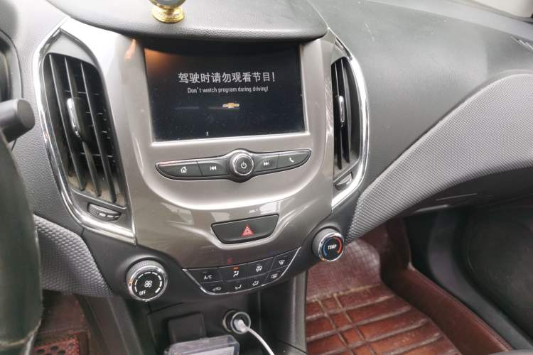 Used Chevrolet Cruze 2018 320 Automatic Pioneer Sunroof Edition Audio And AC Panel