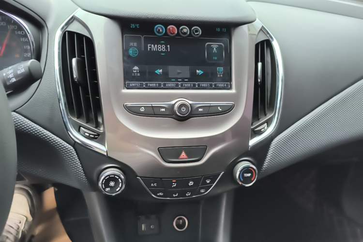 Used Chevrolet Cruze 2018 Hatchback 320 Automatic Pioneer Sunroof Edition Audio And AC Panel