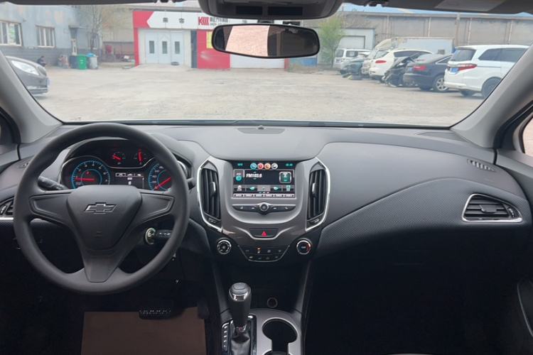 Used Chevrolet Cruze 2018 Redline 320 Automatic Pioneer Edition Audio And AC Panel