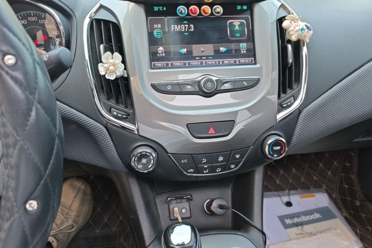 Used Chevrolet Cruze 2018 320 Automatic Pioneer Sunroof Edition Audio And AC Panel