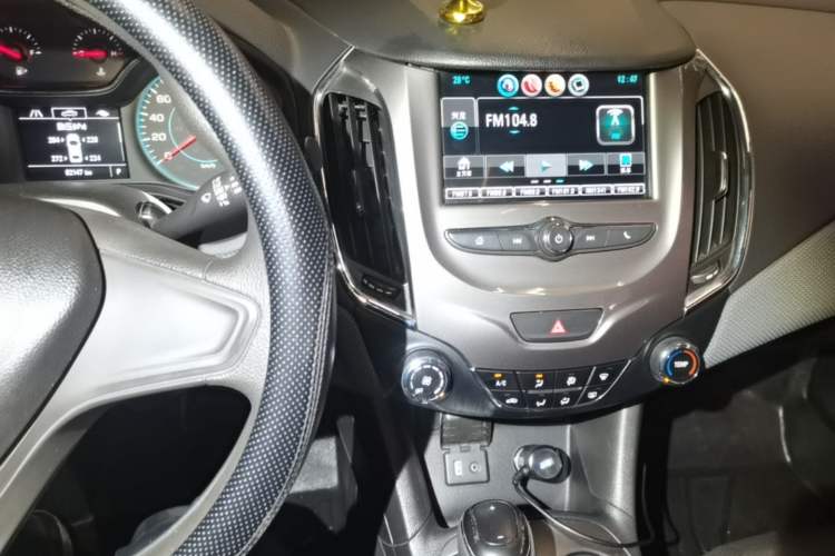 Used Chevrolet Cruze 2018 320 Automatic Pioneer Sunroof Edition Audio And AC Panel