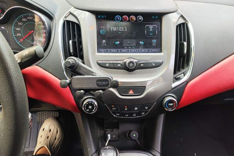 Used Chevrolet Cruze 2018 Redline 320 Automatic Pioneer Edition Audio And AC Panel