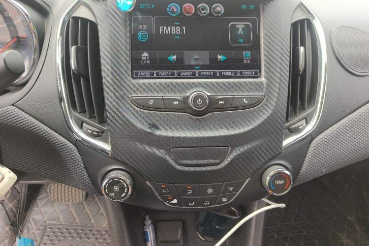 Used Chevrolet Cruze 2018 320 Automatic Pioneer Sunroof Edition Audio And AC Panel
