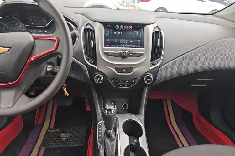 Used Chevrolet Cruze 2018 320 Automatic Pioneer Sunroof Edition Audio And AC Panel