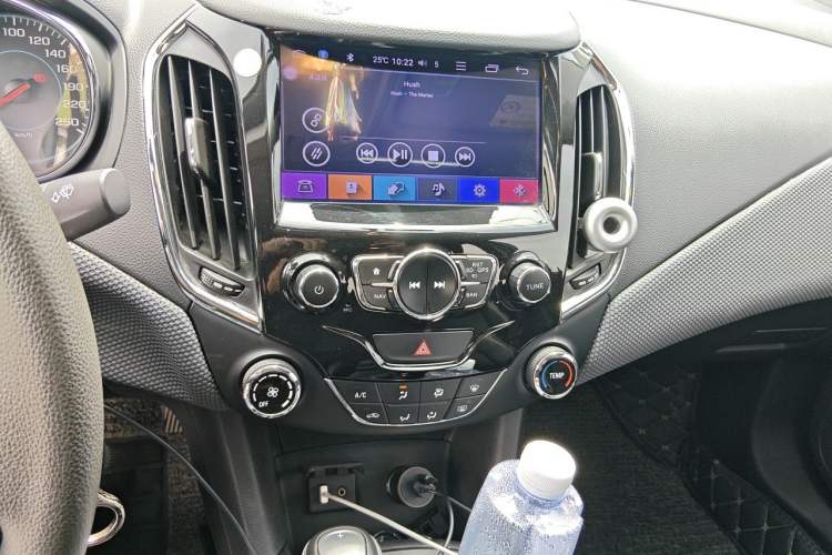 Used Chevrolet Cruze 2018 320 Automatic Pioneer Sunroof Edition Audio And AC Panel