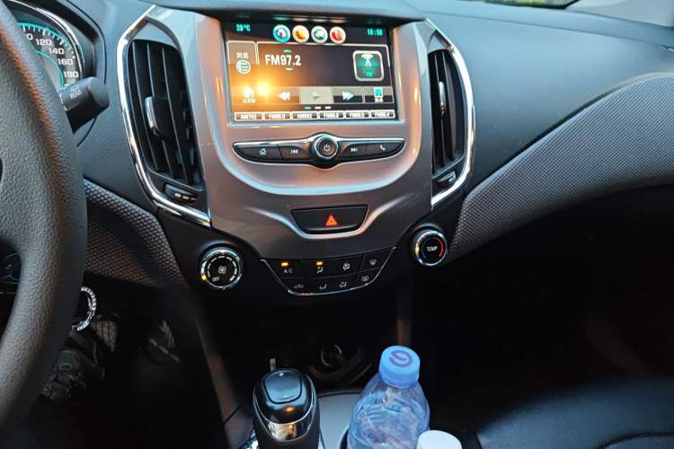 Used Chevrolet Cruze 2018 Hatchback 320 Automatic Pioneer Sunroof Edition Audio And AC Panel